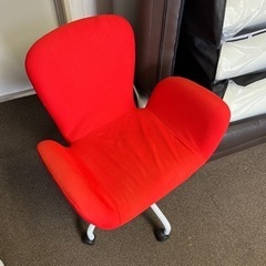 赤い　椅子　家具