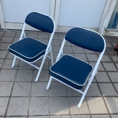 折りたたみ椅子　子供用　二脚で1000円