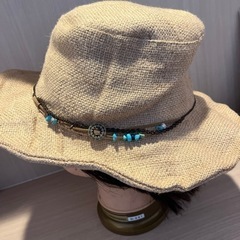 美品✨️ミニコンチョ付きデザインハット👒𓂂𓏸