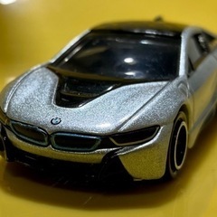 トミカ　BMW i8
