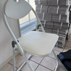 （無料）パイプ椅子と折り畳みテーブル