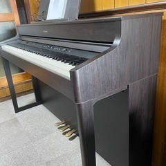 高年式中古美品、RolandローランドHP702-DR  2019年製