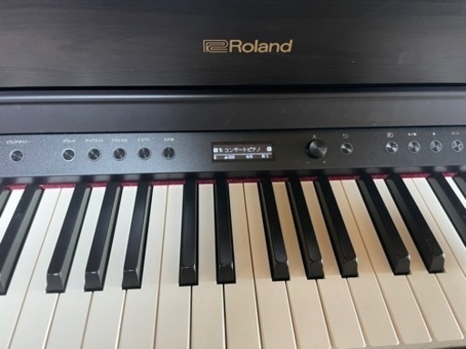高年式中古美品、RolandローランドHP702-DR 2019年製