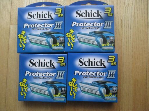 （新品未開封）シック Schick プロテクタースリー 3枚刃 替刃 (8コ入)（4個セット）