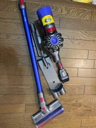 dyson v7 fluffy sv11 ダイソン　コードレスクリーナー