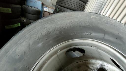 トラック用タイヤ　ヨコハマ　225/80R17.5