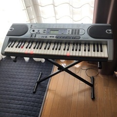 カシオ　ヒカリナビゲーション　電子キーボード　ピアノ