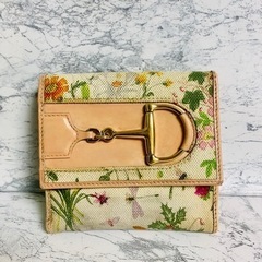 【早い者勝ち】GUCCI 折り財布　フローラ　Wホック　ハスラービット