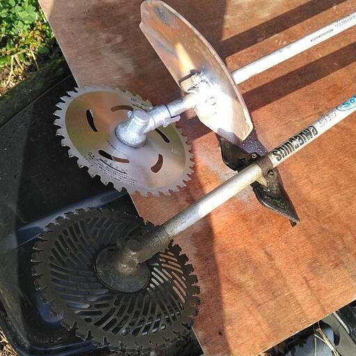 新ダイワ背負い式と田中肩掛け式です。