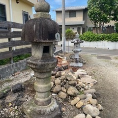 石灯篭　とうろ　灯籠　とうろう　古い灯篭　日本庭園