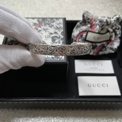 GUCCI キャットヘッドシルバーバングル