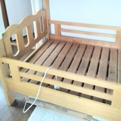６月中【無料】！！　柔らかな木目調★木製枠　シングルベッド　良品