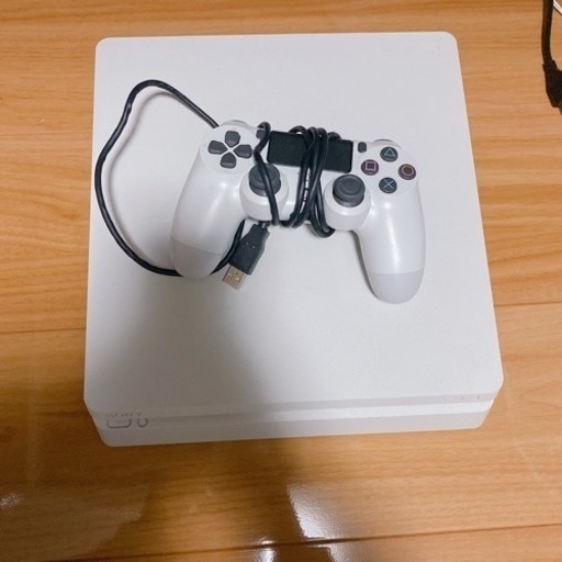 PlayStation®4 グレイシャー・ホワイト500GB CUH-2200A