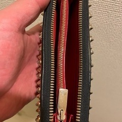 ルブタンの長財布です。