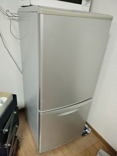 【新生活応援】一人暮らし用　パーソナル冷蔵庫 NR-B142J