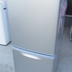 パナソニック 　冷蔵庫　NR-B146W-S　2013年式　