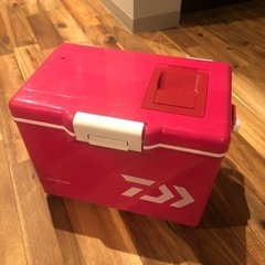 ダイワ　クーラーボックス　8L ピンク