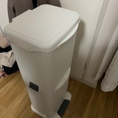 IKEA ペダル式ゴミ箱