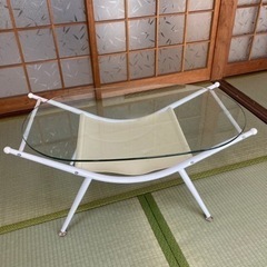 ⭐️決まりました⭐️白のガラステーブル