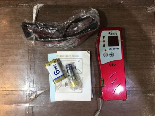 テクノ LST-B47 墨出し機 中古品 赤レーザー 受光器/ケース付き