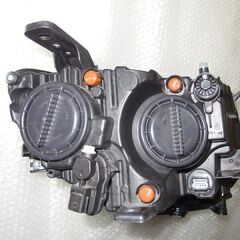 JEEPジープ コンパス(M624)純正ヘッドライト左側　ハロゲン　00534752320