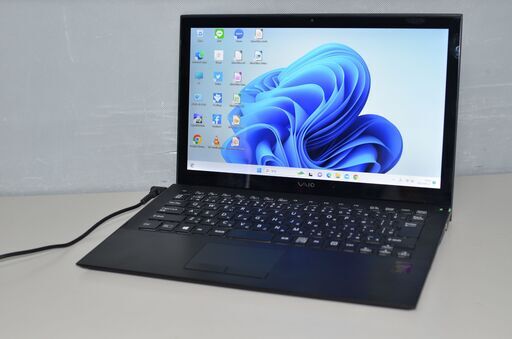 中古ノートパソコン Windows11+ご覧頂きましてありがとうございます。  中古軽量ノートパソコン 13.3インチ SONY VJP132C11N  爆速SSD128GB、メモリ8GB 、WEBカメラ搭載  Sony VAIO超軽量でサクサク動くオススメのパソコンです♪  ☆薄型で片手でも楽に持ち運べてとても扱いやすいです(^ー^) ☆ストレージがSSDoffice 爆速SSD128GB SONY VJP132C11N core i5-5200U/メモリ8/GB/13.3インチ/WEBカメラ/無線内蔵