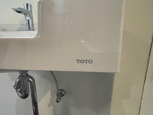 TOTO洗面台とTOTO壁掛けミラーLED