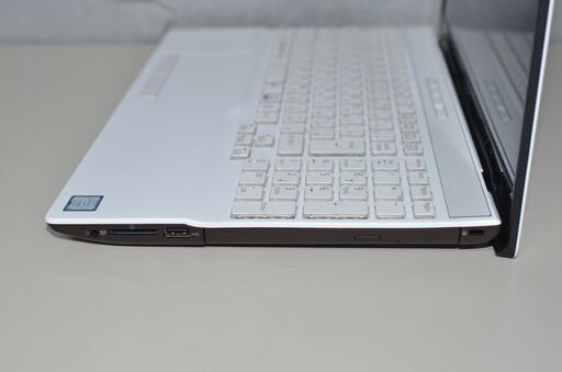 美品ノートパソコン Windows11+office 富士通 AH55/D3 core i7-8565U