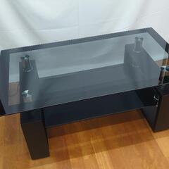 『上品なガラス製のセンターテーブル』◆サイズ１０５✕６０✕４２