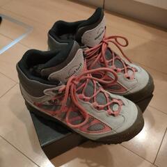 本日販売終了　モンベル　GORE-TEX　登山靴（使用回数5回）...