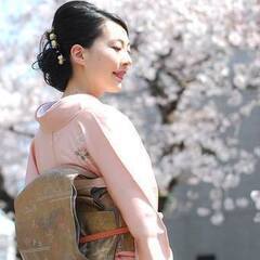 「日本の美を極める道。着物を愛でる着付け教室で心と技を磨こう！」...