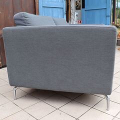 北欧デンマークのブランドBoConcept(ボーコンセプト)のOSAKA 2シーターソファです。シンプルでスタイリッシュなラブソファは北欧スタイルやモダンなインテリアにも相性抜群！！DE341