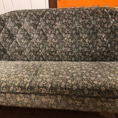 【綺麗】カリモク　2人掛けソファ　花柄　karimoku