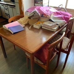 食卓テーブルと椅子×5脚