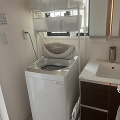 TOSHIBA 洗濯機　収納棚付き　ホワイト