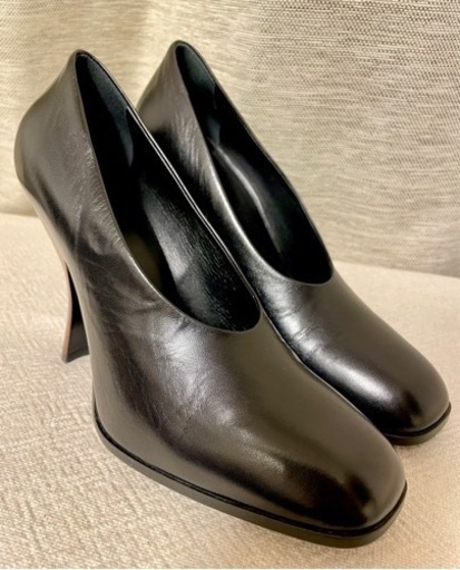[新品] The Row レザーパンプス