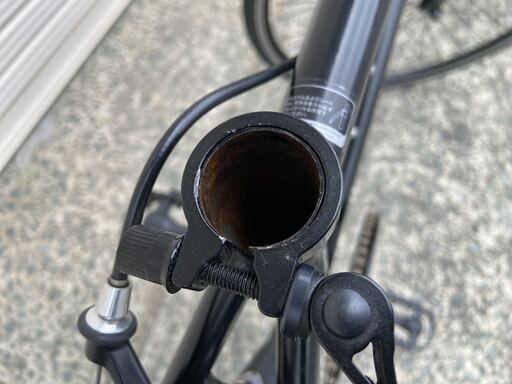 美品 クロスバイク 700 x 28C 6段ギア（シマノ製） マットブラック