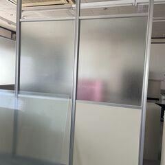 □9122□パーテーション 15枚 ドア1枚 鍵付き 事務所 仕切り オフィス家具