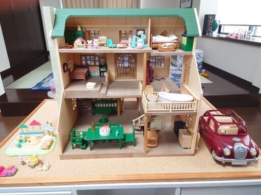 交渉中【5末処分】写真5枚分シルバニアファミリー大量　収納台つき