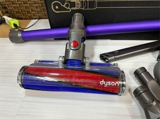 【ジャンク品】ダイソンv6 fluffy＋ DC74 コードレスクリーナー Dyson V6™ Fluffy コードレスクリーナー