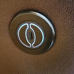 【値下げしました】ドイツlimoss社製電動モーター使用 高級電動リクライニングソファー 極美品