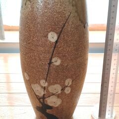 梅の花瓶です