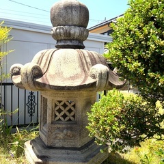 春日灯篭　灯篭　とうろう　日本庭園　庭石