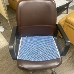 オフィス用肘掛け付き椅子