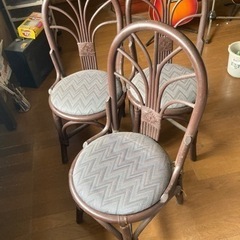 籐の椅子3脚