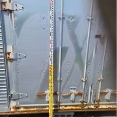 測量用スタッフ。工事現場などで使う5メートルまで測れるアルミ製の棒。