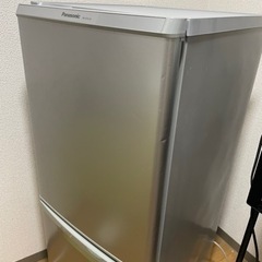 2012年式冷蔵庫　NR-B145W-S