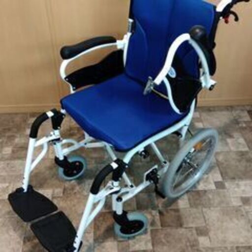 ほぼ新品！ ケアテックジャパン 介助式 アルミ製 車椅子（車いす・車イス） CAH-20SU コンフォート-介助式- (青色)