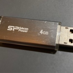 USBメモリー ４GB