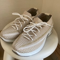 1000円‼️ moz 23.5㎝　エアソールスニーカー👟